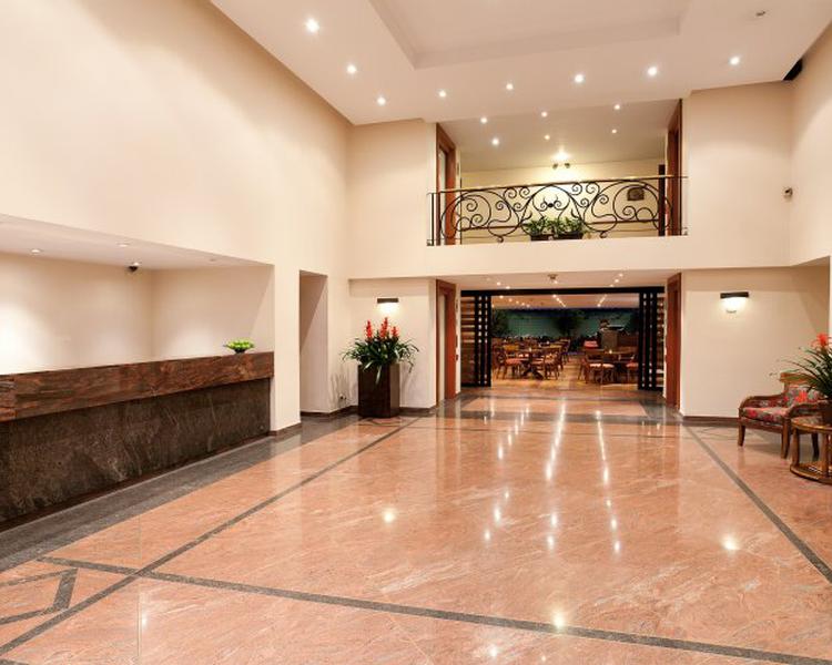 LOBBY Hotel ESTELAR Suites Jones Bogotá