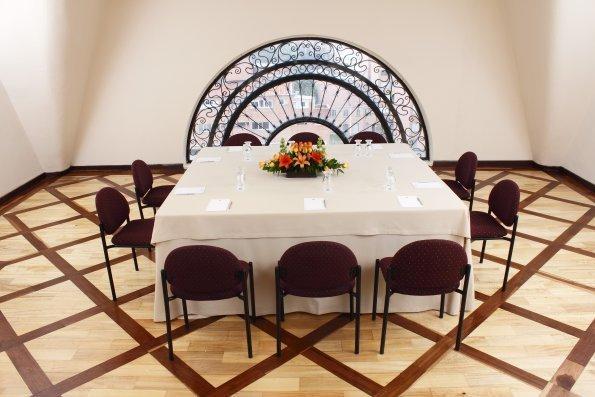 Salón Arco ESTELAR Suites Jones Colombia - Bogotá Salón Arco ESTELAR Suites Jones Colombia - Bogotá